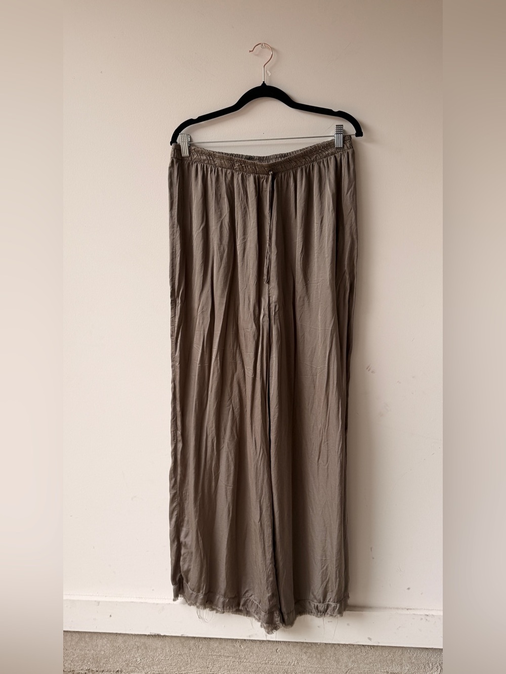 Philosophy Wide-Leg Drawstring Pants in Taupe
